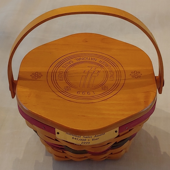 Longaberger Award Basket - Picture 7 of 15